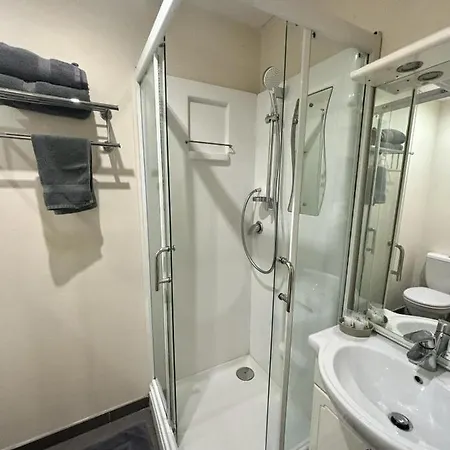 Gambetta Apartment *