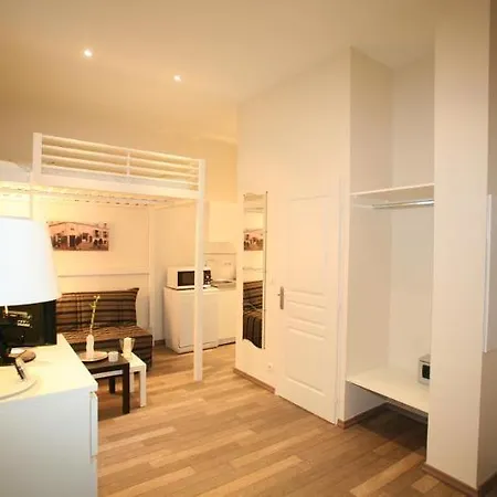Gambetta Apartment *